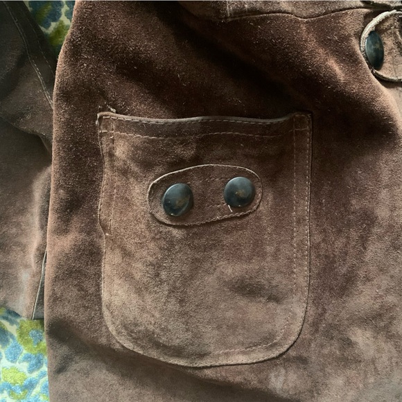 Vintage | Made in Canada | Rich brown suede leather jacket | Faux fur lined - Picture 10 of 15